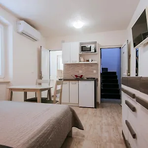 Ema House Apartman