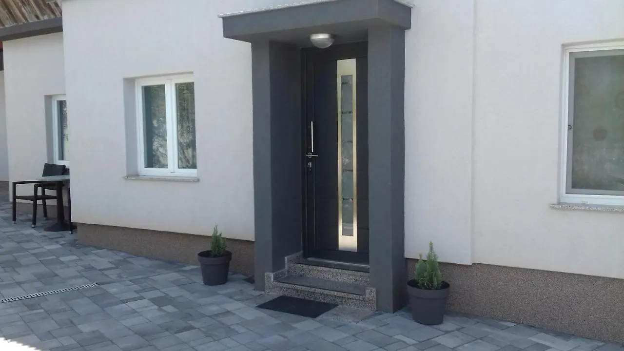 Apartman Noah Zadar 0*,  Kroatië